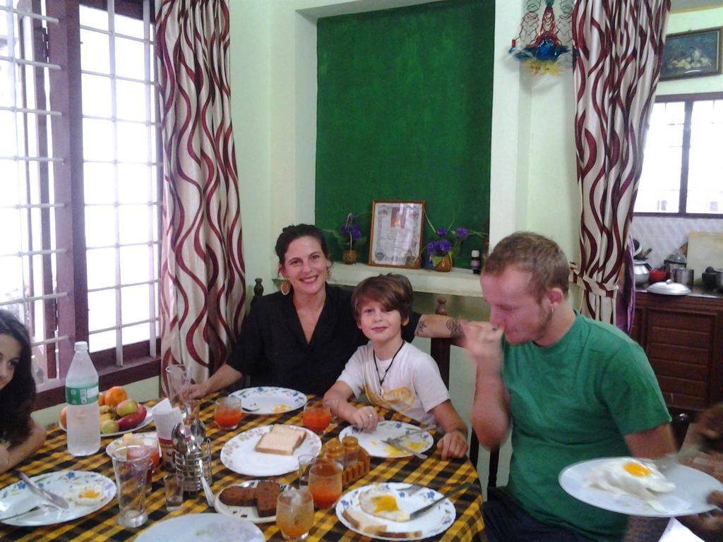 Rosegarden Homestay Fort Kochi Buitenkant foto