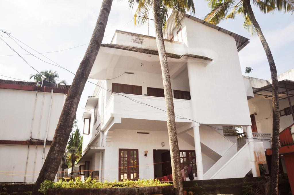 Rosegarden Homestay Fort Kochi Buitenkant foto